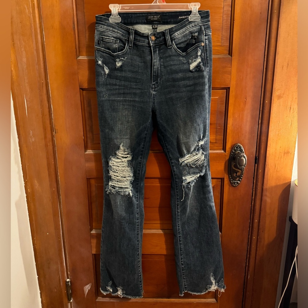 Judy Blue Slim Bootcut Destroyed 9/29